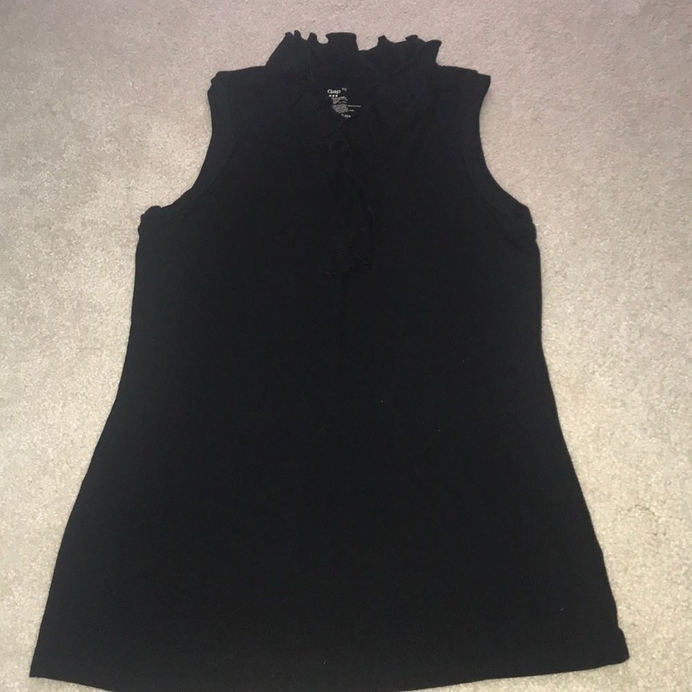 Gap ruffle top